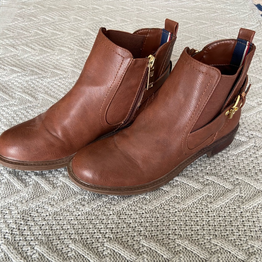 Tommy Hilfiger Women’s brown booties